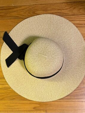 Furtalk FUBU Beige Straw Wide-Brim Hat with Black Ribbon